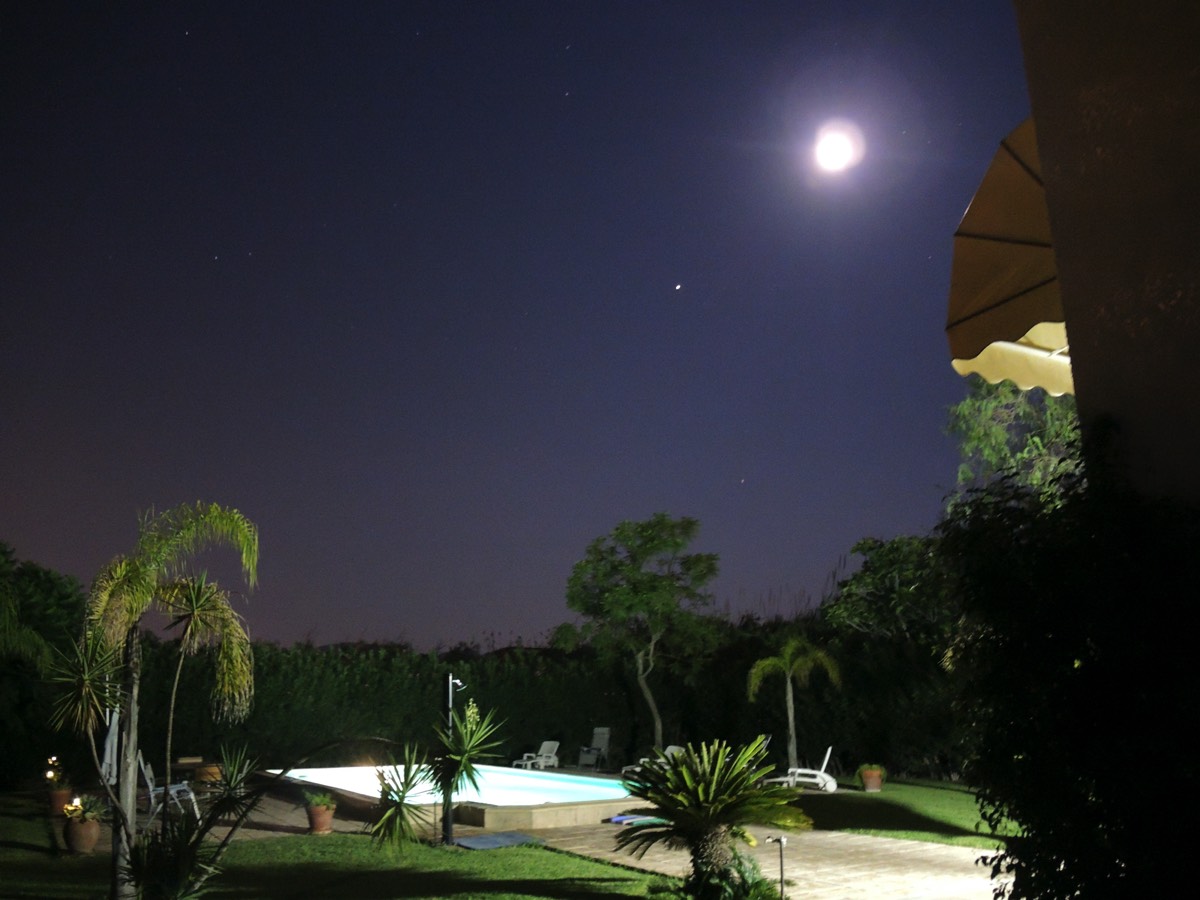 Villla Vedat - pool by moonlight